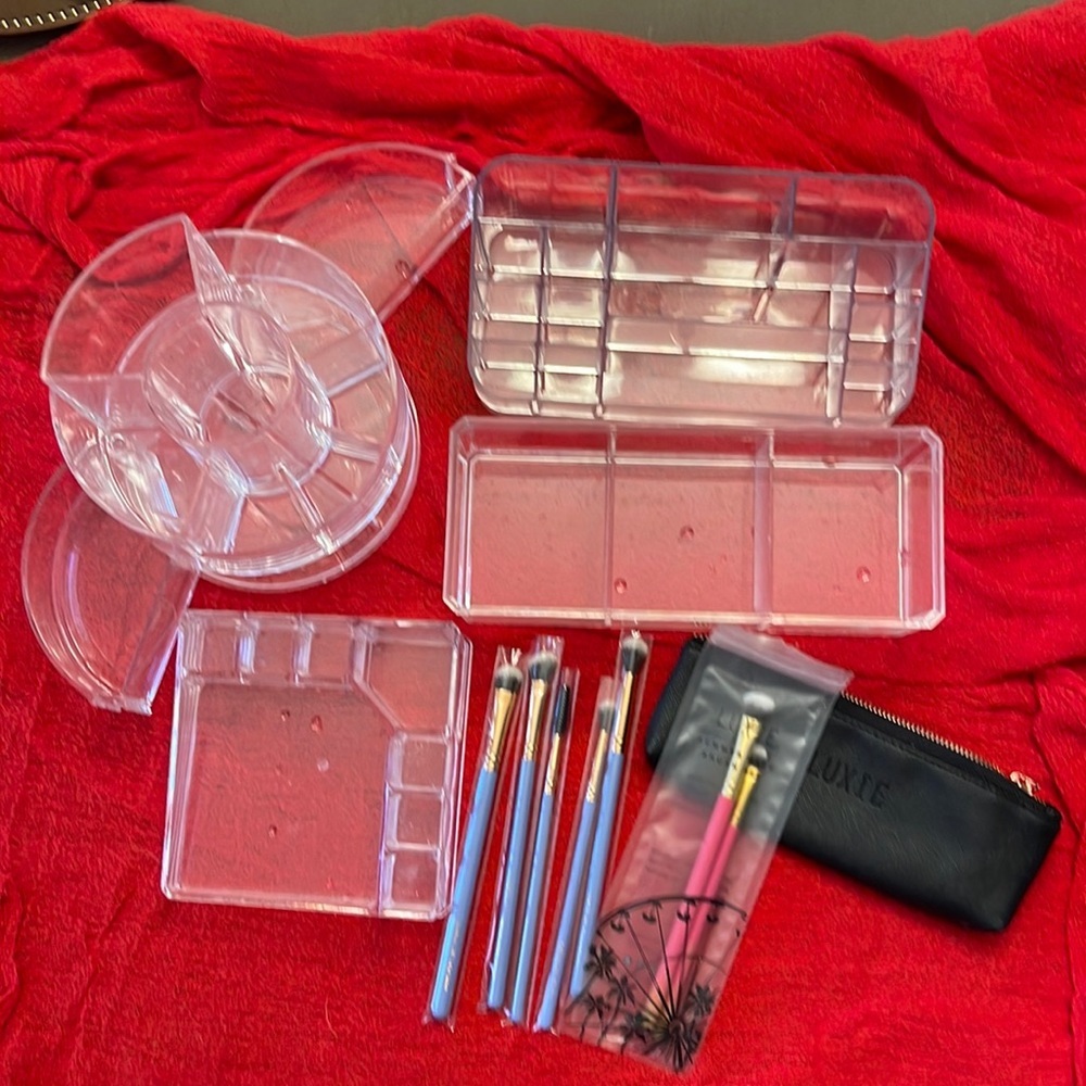 Acrylic Makeup Organizers - set of 4 with makeup brushes